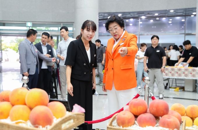 이천시, 햇사레 장호원복숭아축제 8만 2천여 명 방문
