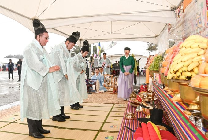 풍어제 행사 중인 화성특례시의회