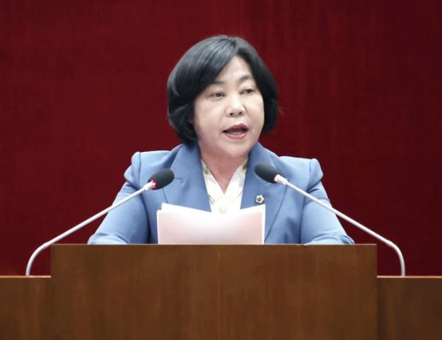 성남시의회 더불어민주당 성해련 의원이 17일 제302회 제1차 본회의에서 5분 발언을 하고있다. 사진=성남시의회