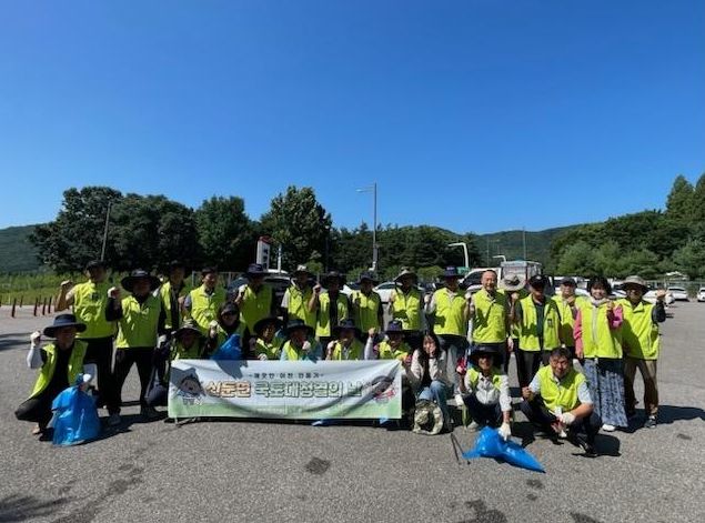 신둔면 이장단협의회 국토대청소 실시