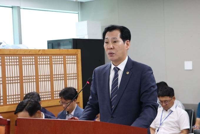 경기도의회 안전행정위원회 이영봉 의원(더불어민주당, 의정부2)