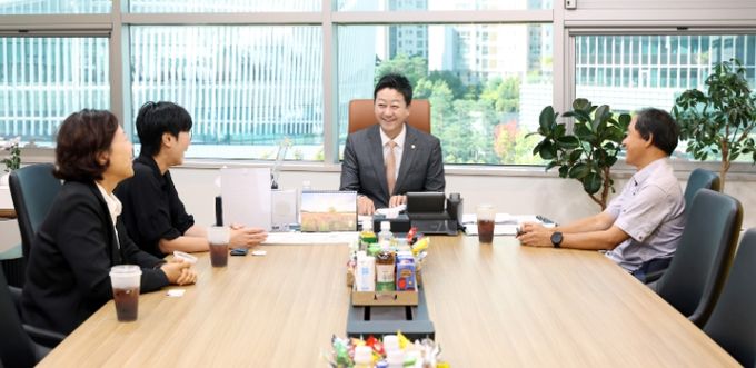 김진경 의장, 시흥시 이동노동자 이동 쉼터 확충 논의