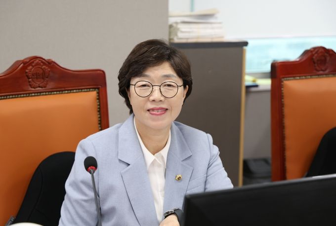 경기도의회 건설교통위원회 박옥분 의원(더불어민주당, 수원2)