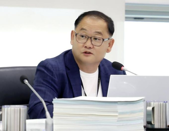 성남시의회 이군수 의원, “신재생에너지법 시행 대비 및 전기버스 보조금 제도 개선 필요”