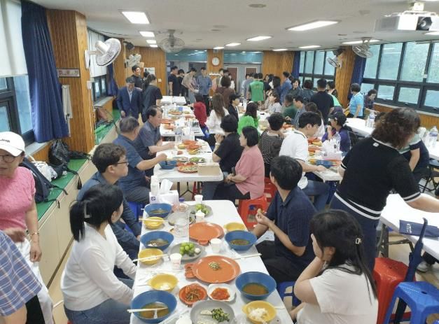 구리시 교문2동 새마을부녀회, 사랑의 가을 바자회 개최… 이웃돕기 성금·환경 보호 실천