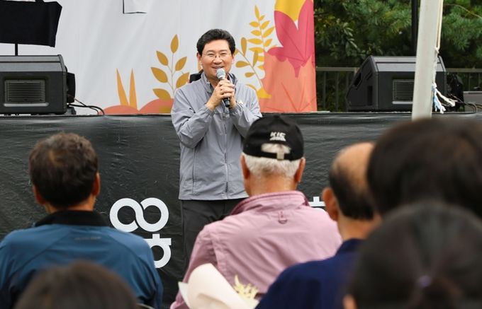 20일 마북동행정복지센터에서 이상일 시장이 축사를 하고 있다