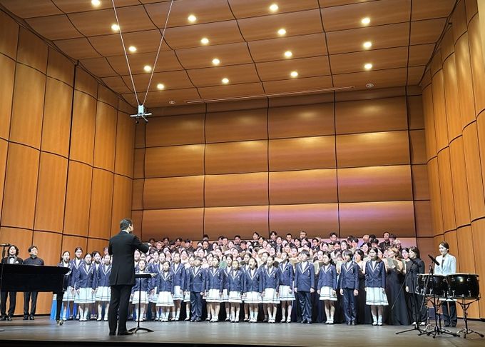 지난 25일 광명시민회관 대공연장에서 광명시립예술단(단장 정순욱 부시장) 소속 광명시립합창단(지휘자 김대광)이 '제17회 기획연주회'를 진행하고 있다.