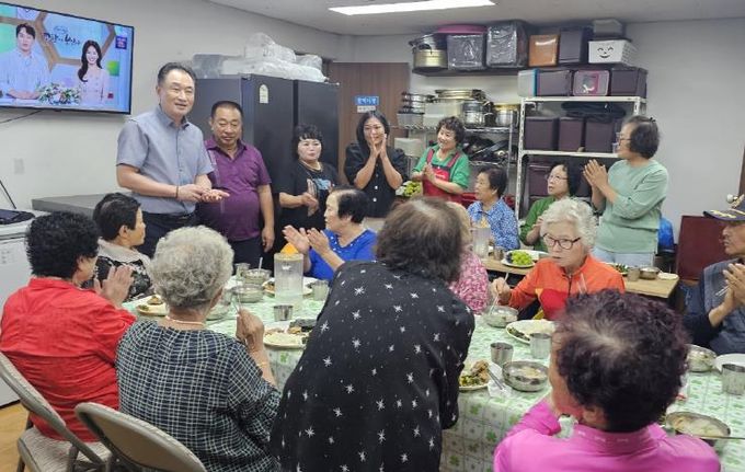 오산시 초평동, 추석 맞아 경로당 방문 및 주민 간담회 개최