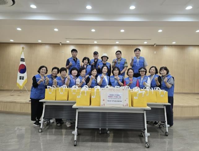 의왕시 내손1동 지역사회보장협의체, 추석 맞아 취약가구에 명절음식 꾸러미 전달