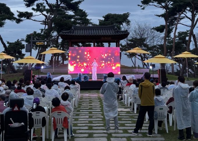 부용산 관가정 작은 음악회, 가을비 속에서도 성황리에 열려