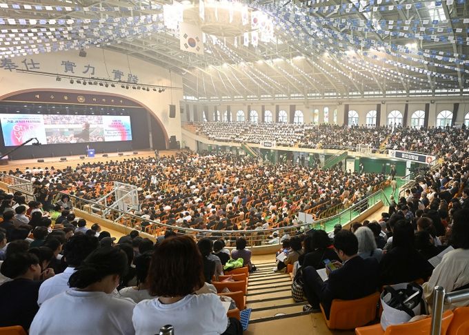 10월 19일 경민대학교 기념관에서 ‘2026 의정부 빌리 그래함 전도대회’의 사전 행사로 열린 ‘가을 JESUS FESTIVAL(가을전도대회)’ 모습