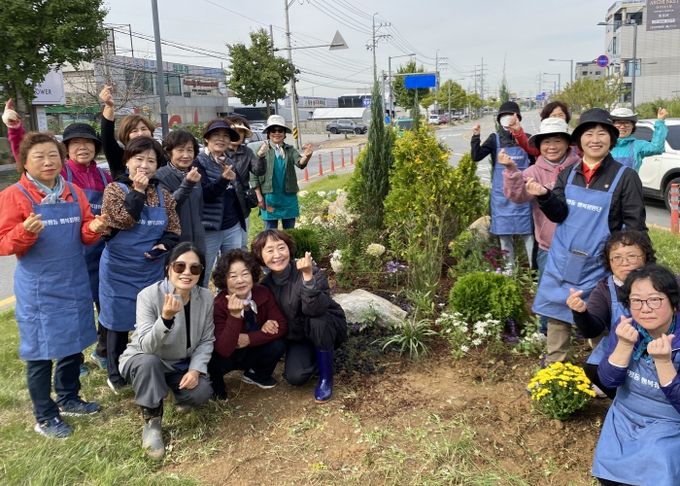 평택시 원평동 행복정원단, 교통섬 위 행복정원 조성