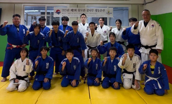 부산 북구청 여자 유도선수단, 유도 꿈나무들과 함께 구슬땀