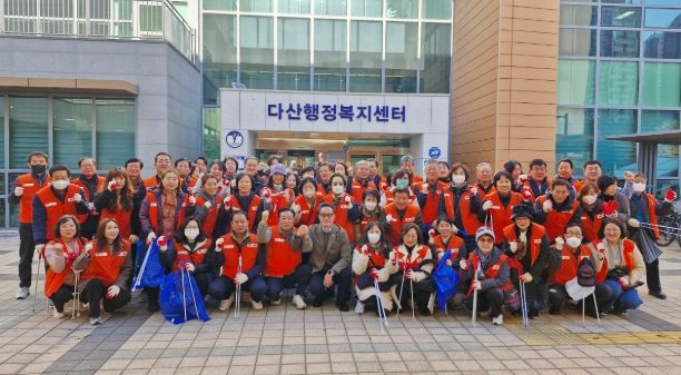 남양주시 다산1동 통장협의회, 환경정화 활동으로 깨끗한 도시 만들기 앞장서!