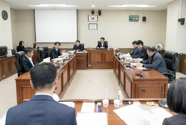 용인특례시의회 도시건설위원회, 행정사무감사 4일차-교통정책국, 건설국 행정사무감사 실시