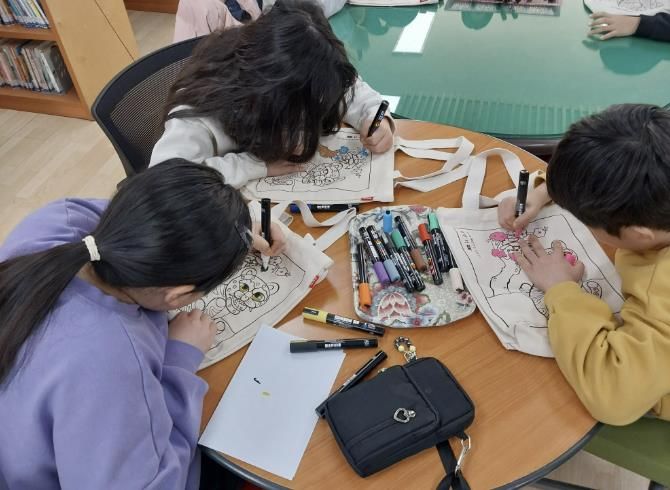 수원시 장안구 조원1동 새마을문고, 나만의 에코백 만들기 진행