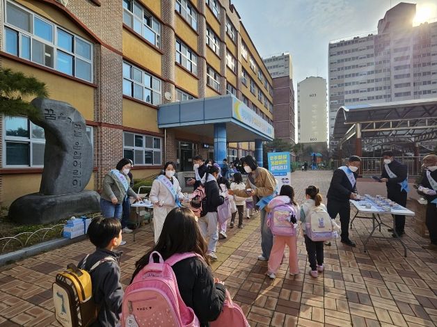 오산시, 결핵예방의 날 맞아 등굣길 결핵ZERO 캠페인 실시