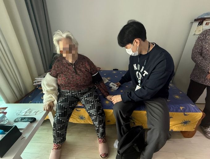 의정부시 신곡2동, 독거노인 전수 방문조사 실시…환절기 취약 가구 돌봄 강화